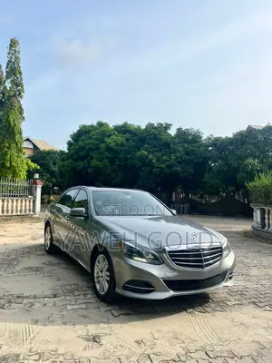 Mercedes-Benz E350 Base 4Matic Sedan AWD (3.5L 6cyl 7A) 2014 Gray