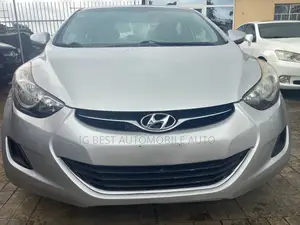 Hyundai Elantra SE Coupe FWD (1.8L 4cyl 6A) 2013 Silver