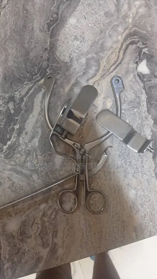 Millin Bladder Retractor