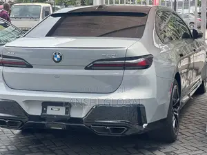 BMW 7 Series 760i xDrive AWD 2023 Blue
