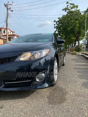 Toyota Camry SE 4dr Sedan (2.5L 4cyl 6A) 2013 Black