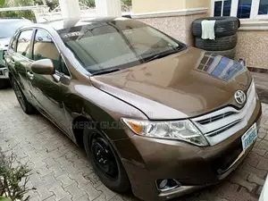 Toyota Venza Limited 2011 Gold