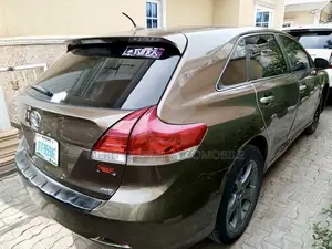 Toyota Venza Limited 2011 Gold