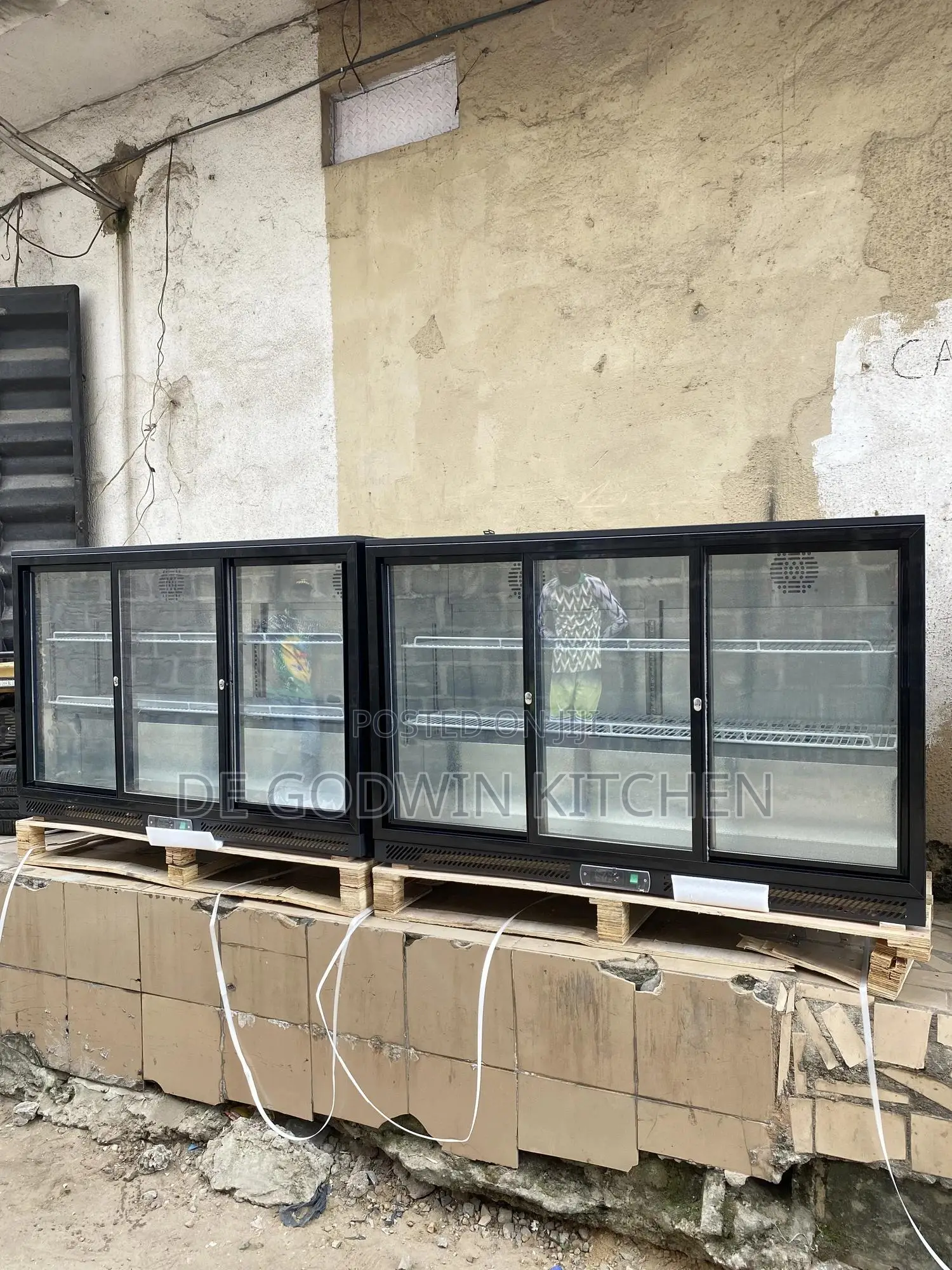 Super Unique, Black Under Bar Chiller