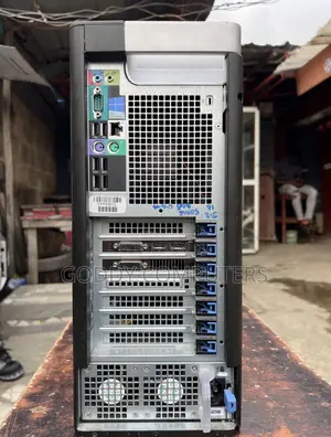 Desktop Computer Dell Precision 5820 32GB Intel Xeon HDD 1T
