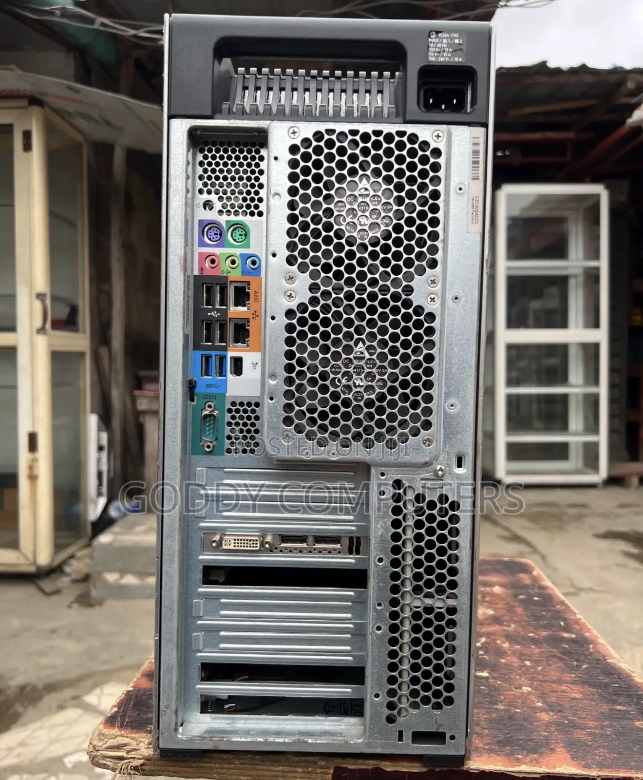Desktop Computer HP Z820 64GB Intel Xeon HDD 2T
