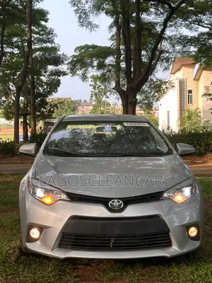 Toyota Corolla LE Plus 4dr Sedan (1.8L 4cyl CVT) 2015 Silver
