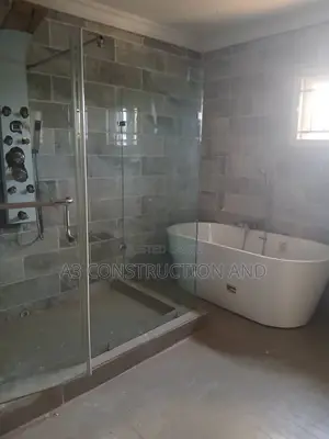 4bdrm Duplex in Okebadan Estate, for rent