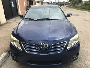 Toyota Camry Base 4dr Sedan (2.5L 4cyl 6M) 2011 Blue