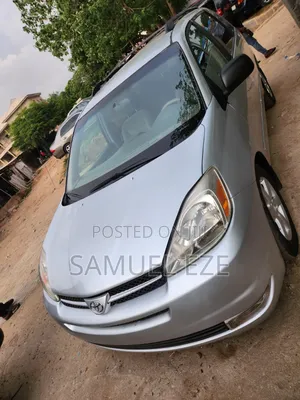 Toyota Sienna LE AWD 2005 Silver