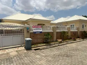 3bdrm Bungalow in Penthouse Estate, FHA for rent