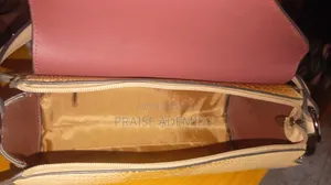 Pedra Handbag