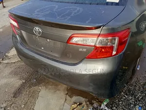 Toyota Camry SE 4dr Sedan (2.5L 4cyl 6A) 2012 Gray