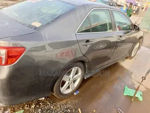 Toyota Camry SE 4dr Sedan (2.5L 4cyl 6A) 2012 Gray