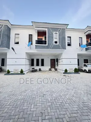 3bdrm Townhouse/Terrace in Woodland, Ilaje / Lekki for sale