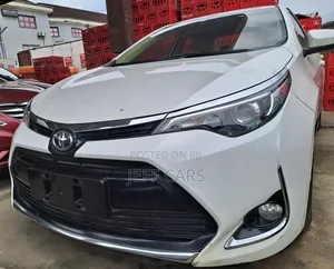 Toyota Corolla LE Eco (1.8L 4cyl 2A) 2018 White