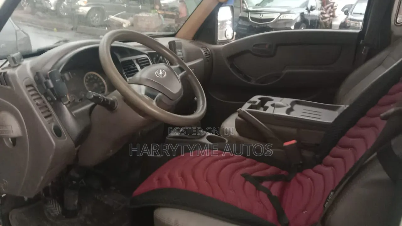 Hyundai Aero 2014 White