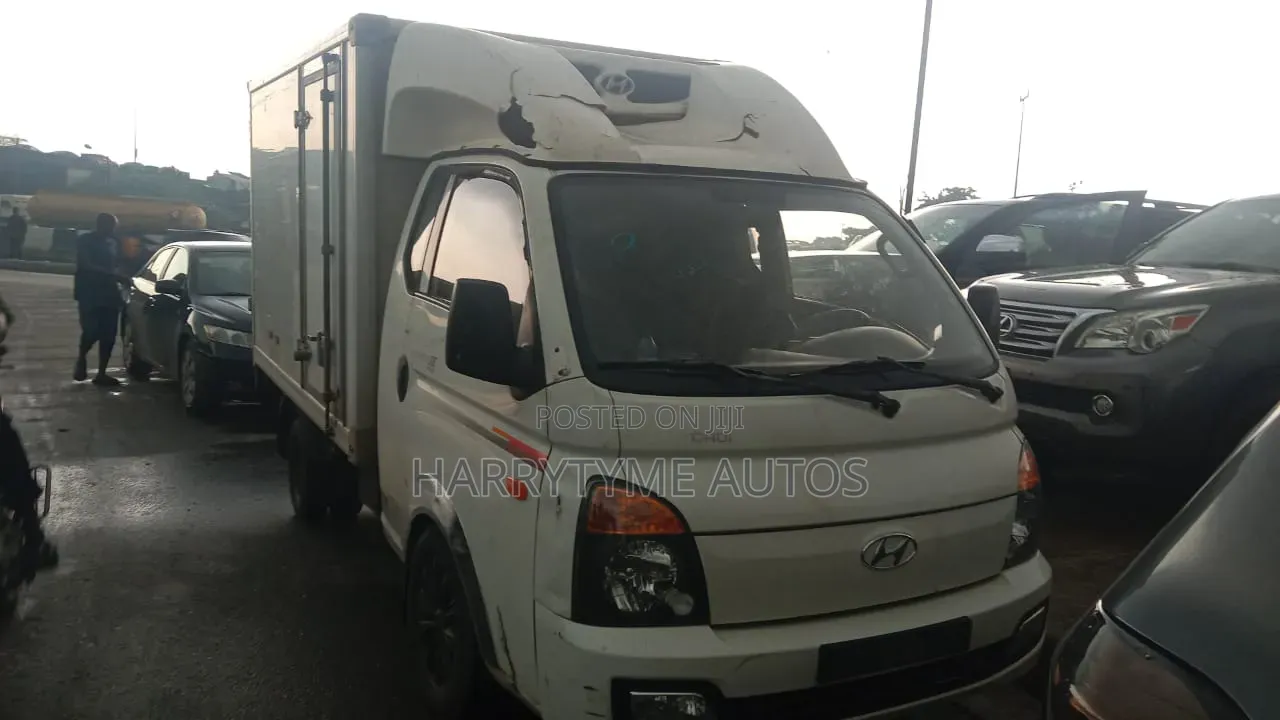 Hyundai Aero 2014 White