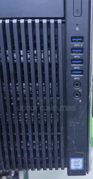 Desktop Computer HP Z840 64GB Intel Xeon HDD 512GB