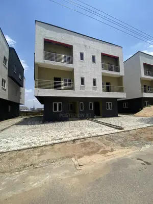 5bdrm Townhouse/Terrace in Paradise Estate, Katampe Extension for sale