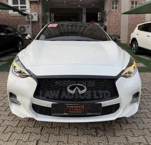 Infiniti Q30 2018 White