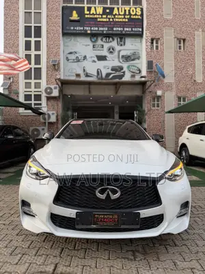 Infiniti Q30 2018 White