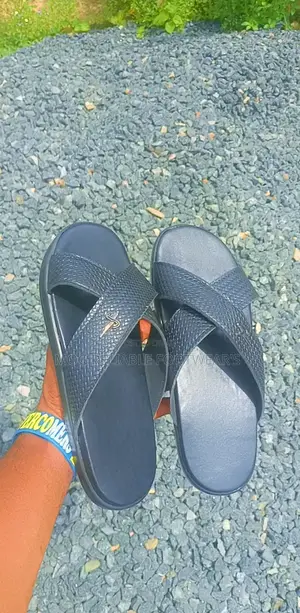 Simple Footwear's