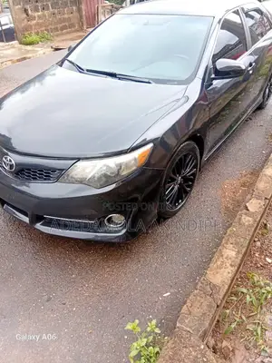 Toyota Camry SE 4dr Sedan (2.5L 4cyl 6A) 2013 Black