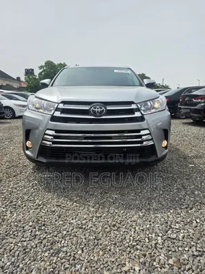 Toyota Highlander XLE 2019 Silver