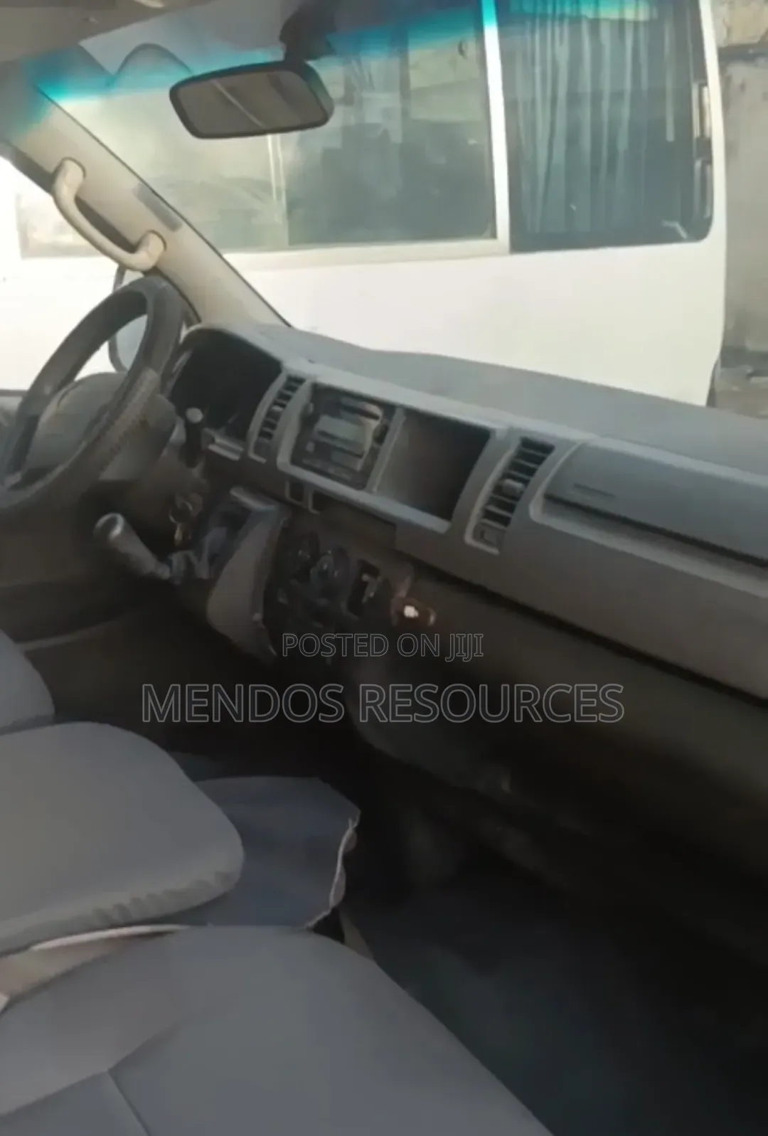 Toyota HiAce 2013 White