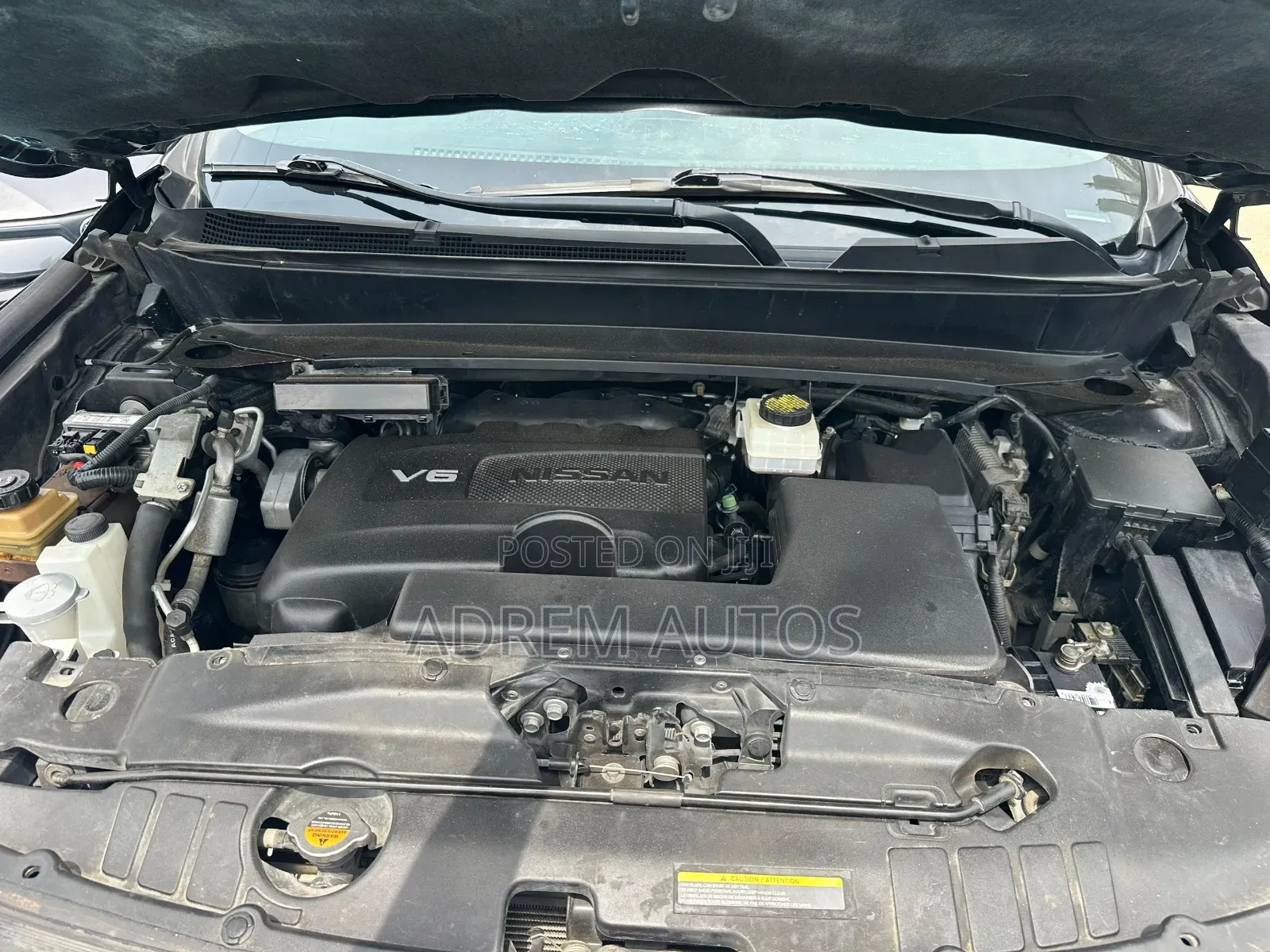 Nissan Pathfinder SV 2018 Black
