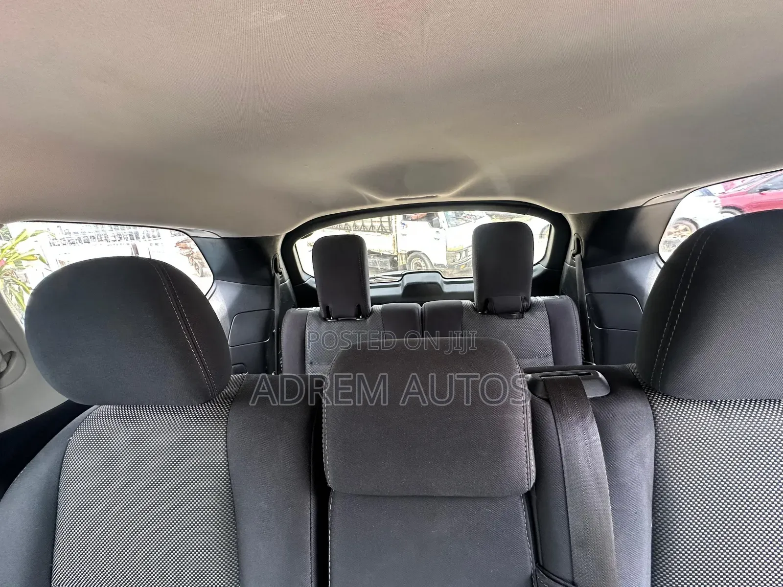 Nissan Pathfinder SV 2018 Black