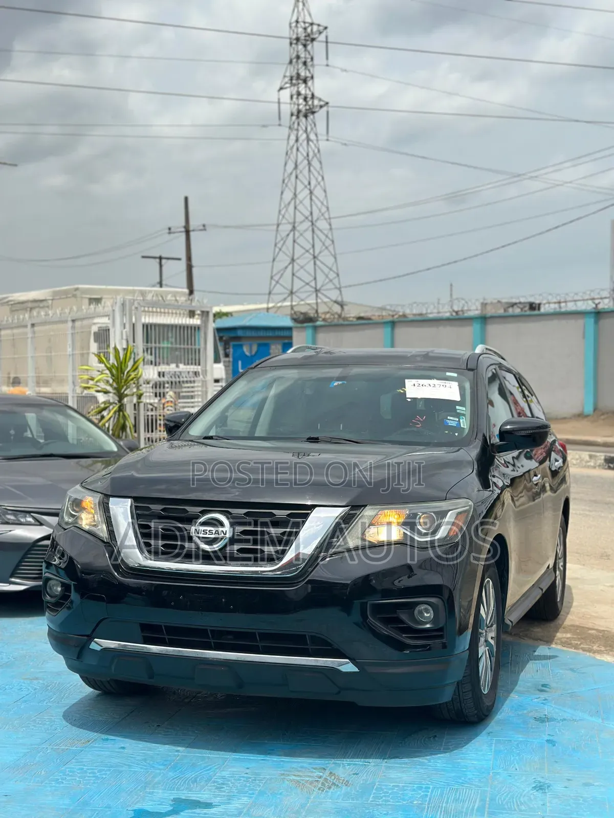 Nissan Pathfinder SV 2018 Black
