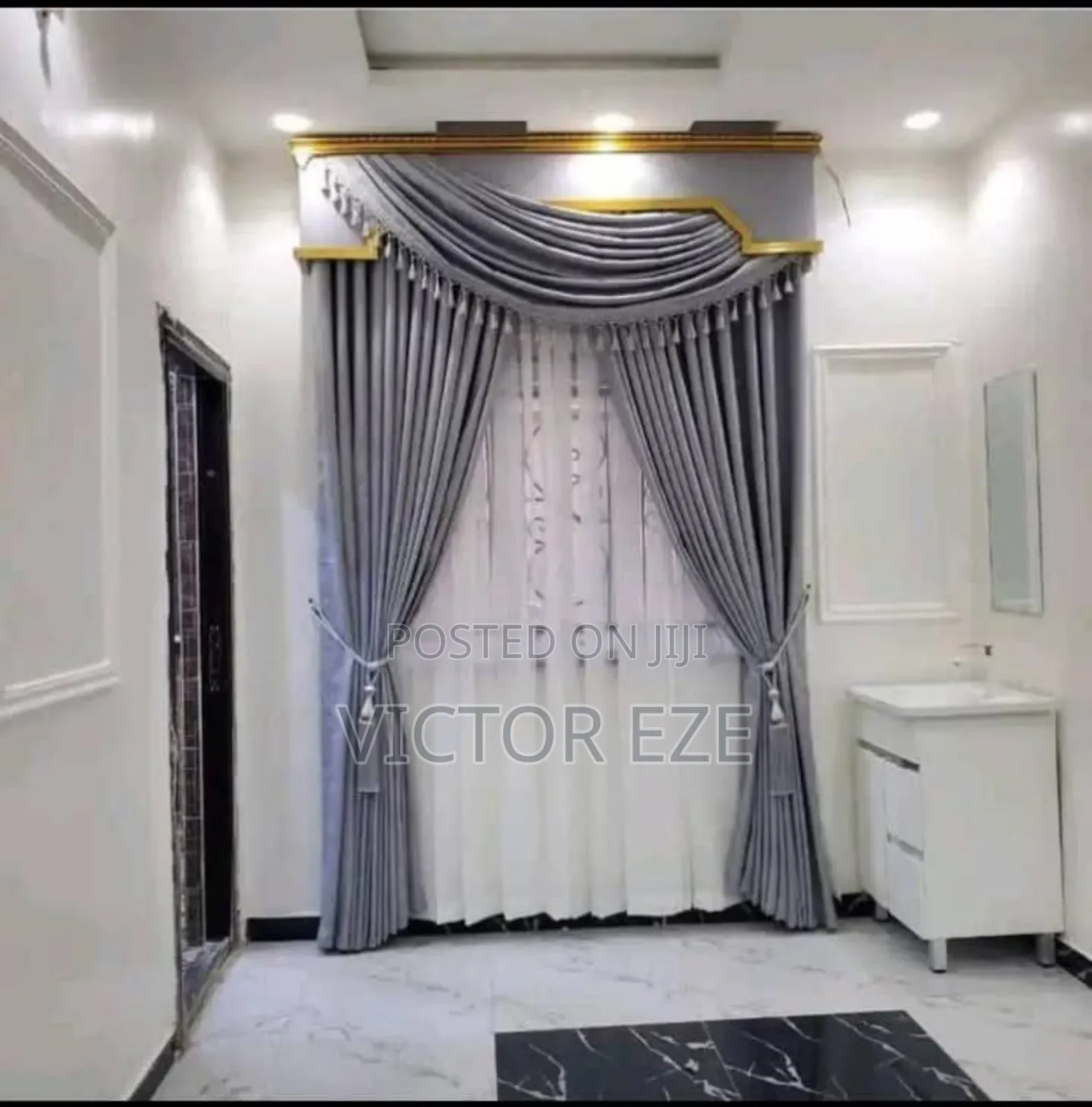 Royal Curtain