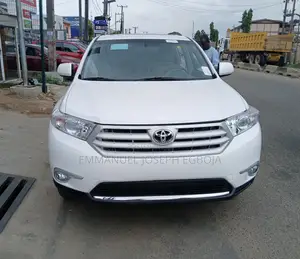 Toyota Highlander SE 2010 White