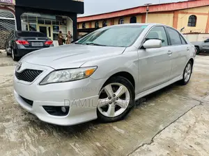 Toyota Camry SE 4dr Sedan (2.5L 4cyl 6A) 2011 Silver