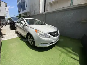 Hyundai Sonata Limited Sedan FWD (2.4L 4cyl 6A) 2013 White