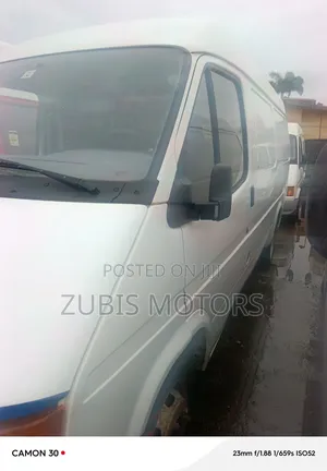 Ford Transit 2000 White