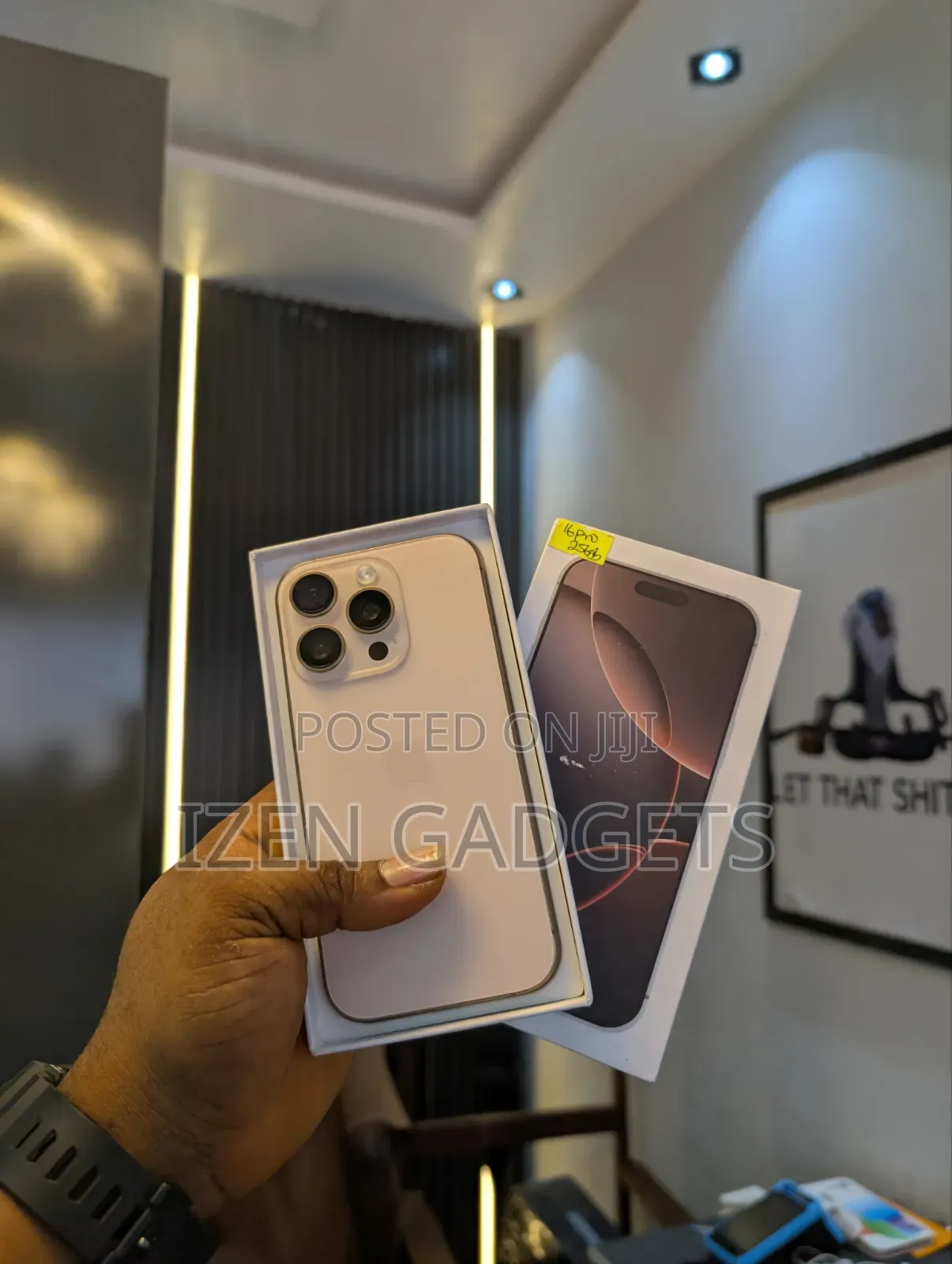 Apple iPhone 16 Pro 256 GB Gold