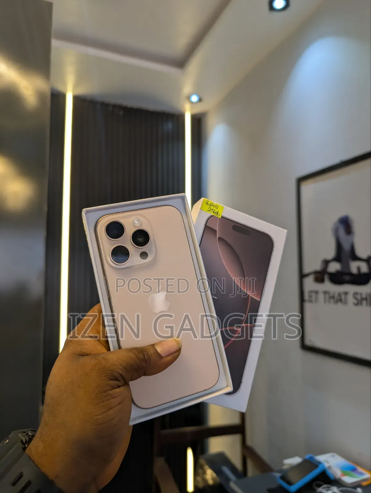 Apple iPhone 16 Pro 256 GB Gold