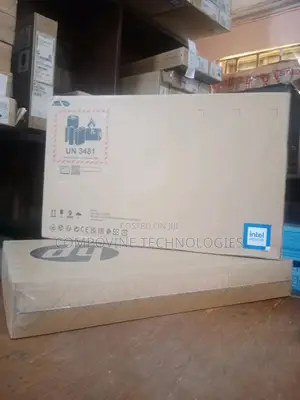 New Laptop HP EliteBook 830 G8 8GB Intel Core i5 SSD 512GB