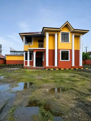 4bdrm Duplex in Mobile Estate, Uyo for sale