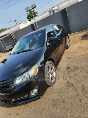 Toyota Camry SE 4dr Sedan (3.5L 6cyl 6A) 2014 Black