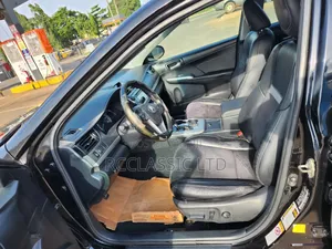 Toyota Camry SE 4dr Sedan (3.5L 6cyl 6A) 2014 Black