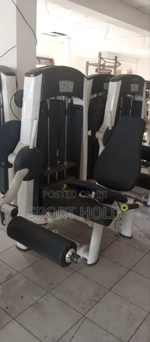 Commercial Leg Curl Machine