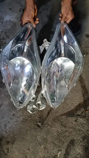 Headlights Toyota Yaris 2005 Set Tokunbo