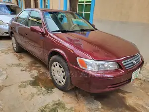 Toyota Camry LE 4dr Sedan (2.2L 4cyl 4A) 2001 Red