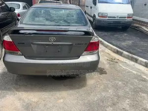 Toyota Camry 2005 Gray