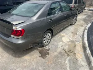 Toyota Camry 2005 Gray