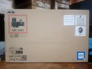 New Laptop HP 14-ep0063 8GB Intel Core i5 SSD 512GB